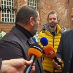26193