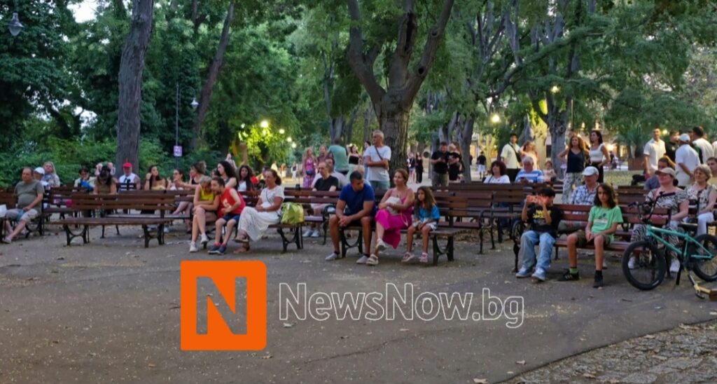 Namesaken с послание към Община Варна след концерта на сцена „Раковина“: „Оправете тоалетната“
