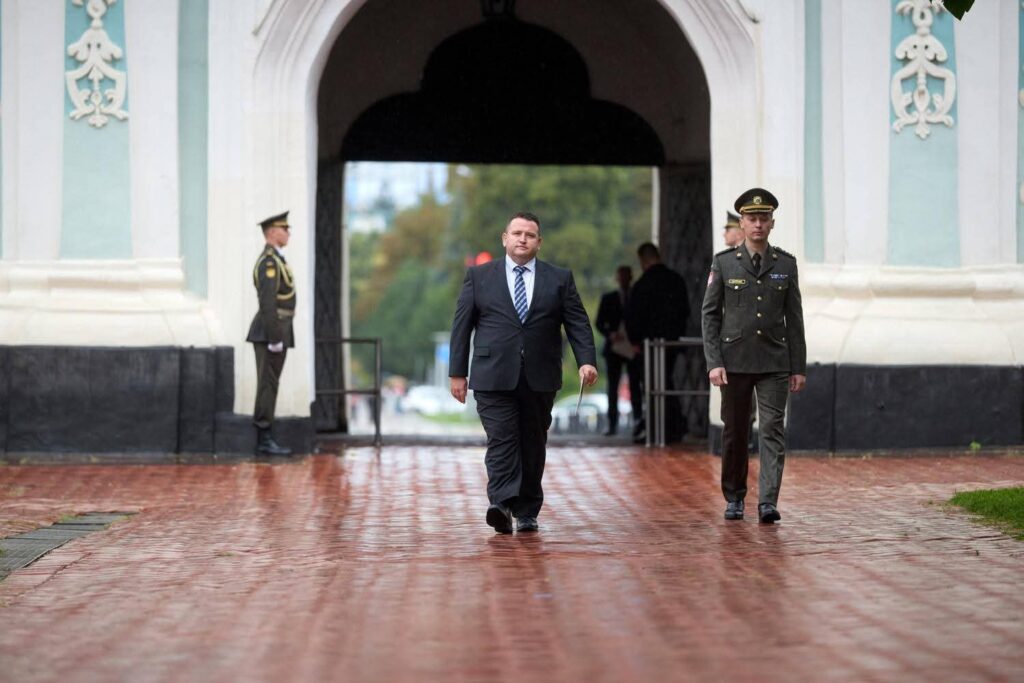 България вече има посланик в Киев: Златин Кръстев връчи акредитивните си писма на Зеленски