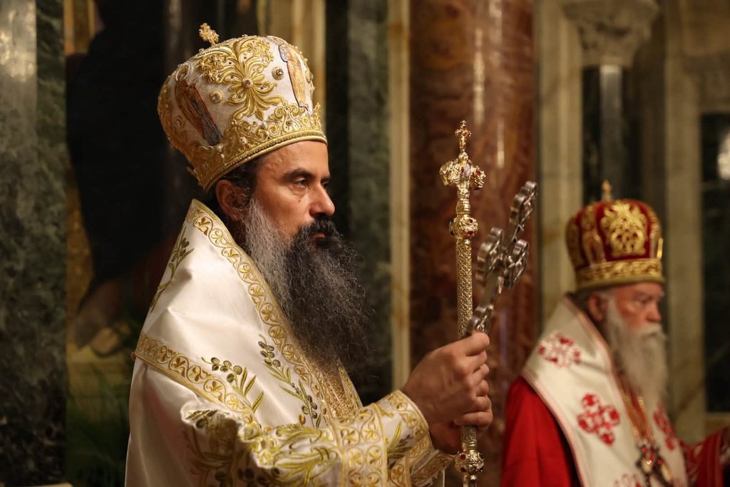 Тържествена света Литургия по повод 1700 години от намирането на Светия Кръст Господен 