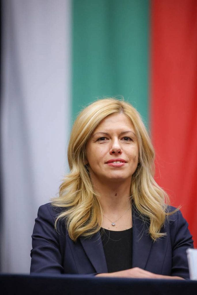 Шефът на парламента Михаела Доцова откри новата академична година в УАСГ 