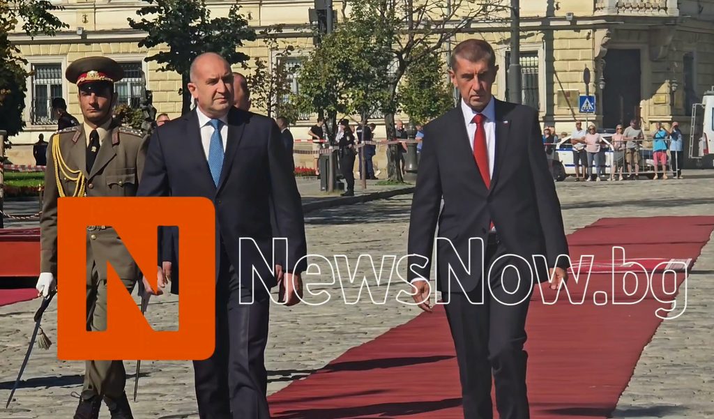 Румен Радев посрещна Андрей Бабиш с официална церемония в София