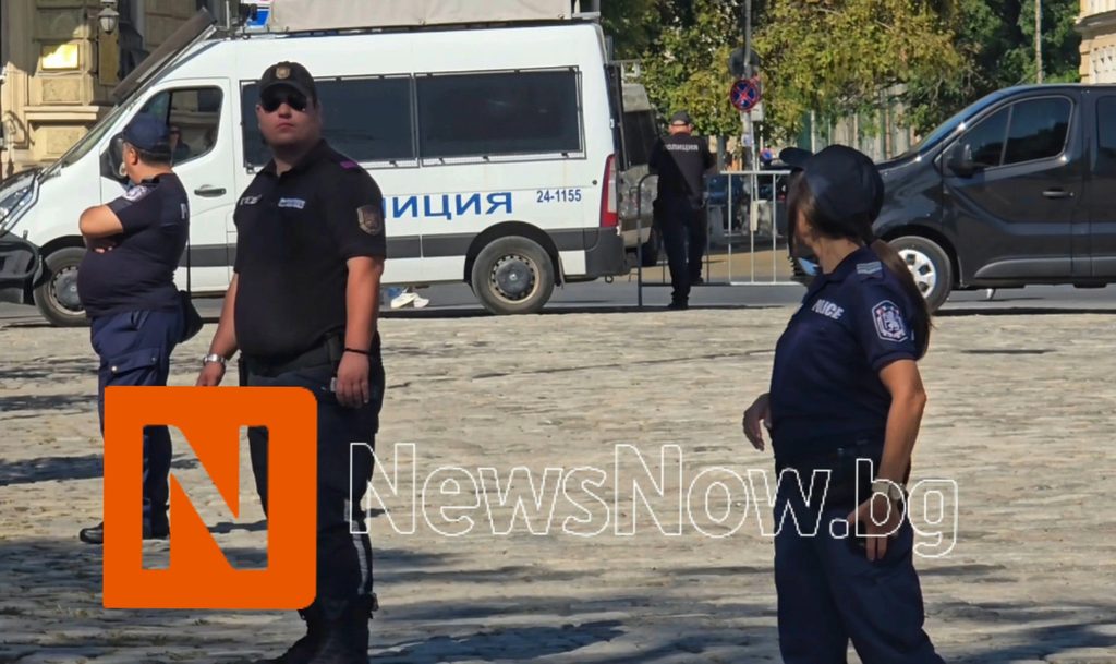 Премиерът си поръча опрятни улични полицаи с добър английски