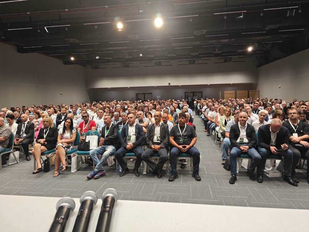 Костадин Костадинов бе преизбран за председател на „Възраждане“