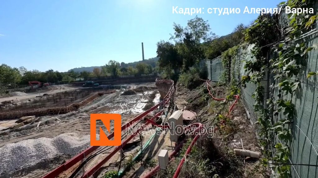 Свлачище разруши 50 метра от улица във Варна: Къде е кметът Благомир Коцев и защо няма извънреден брифинг