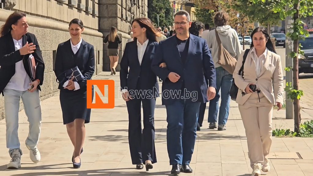 Иван Христанов и Стоянка Черкезова внесоха подписите си за регистрация в ЦИК