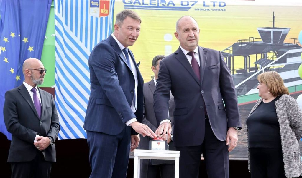 Спуснаха на вода нов български ферибот, премиерът Радев похвали конструкторите