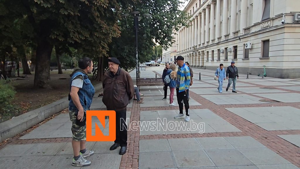 „Хорото“ пред Народния театър беше спряно: Мартин Микуш обясни пред NewsNow.bg защо е против инициативата