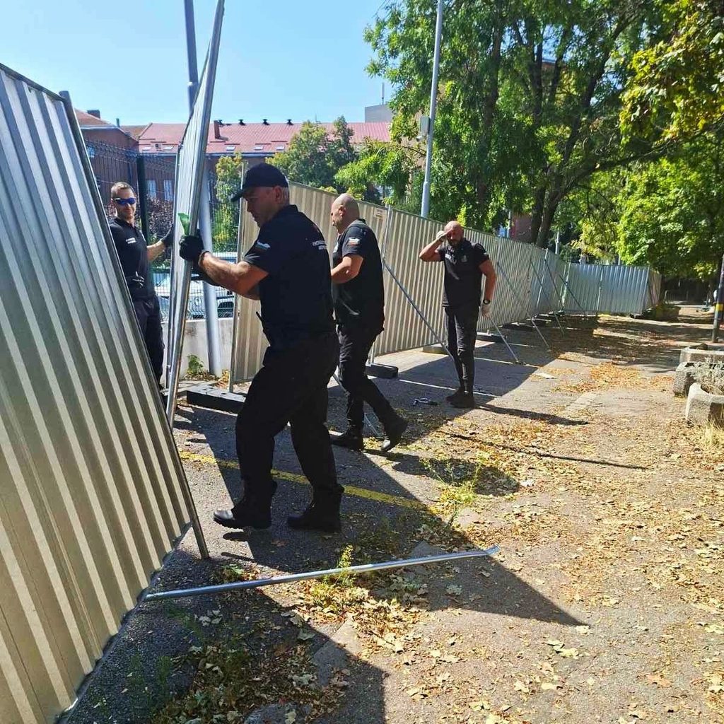 Столична община запорира сметките и автомобилите на „Капитолия“ и пристъпва към запечатване на обекта