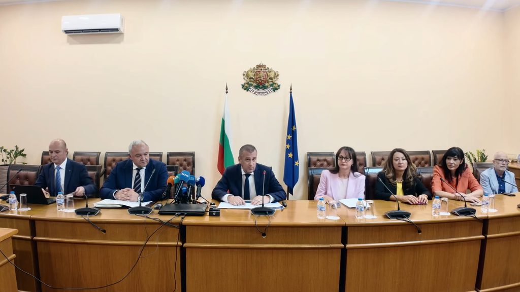 Мащабна реформа в пътната безопасност: МВР поема единния контрол на пътя
