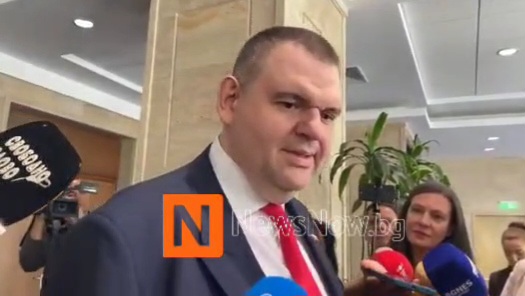Радев: Службите в Малта ни дадоха 36 фактури за полети на Пеевски за 5 млн. евро