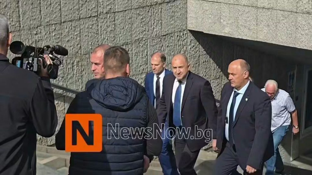 Председателят на парламента да вземе пример от Румен Радев