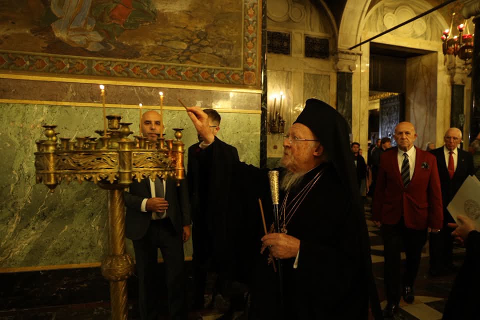 Патриарх Вартоломей и патриарх Даниил на тържествена света Литургия в Патриаршеската катедрала