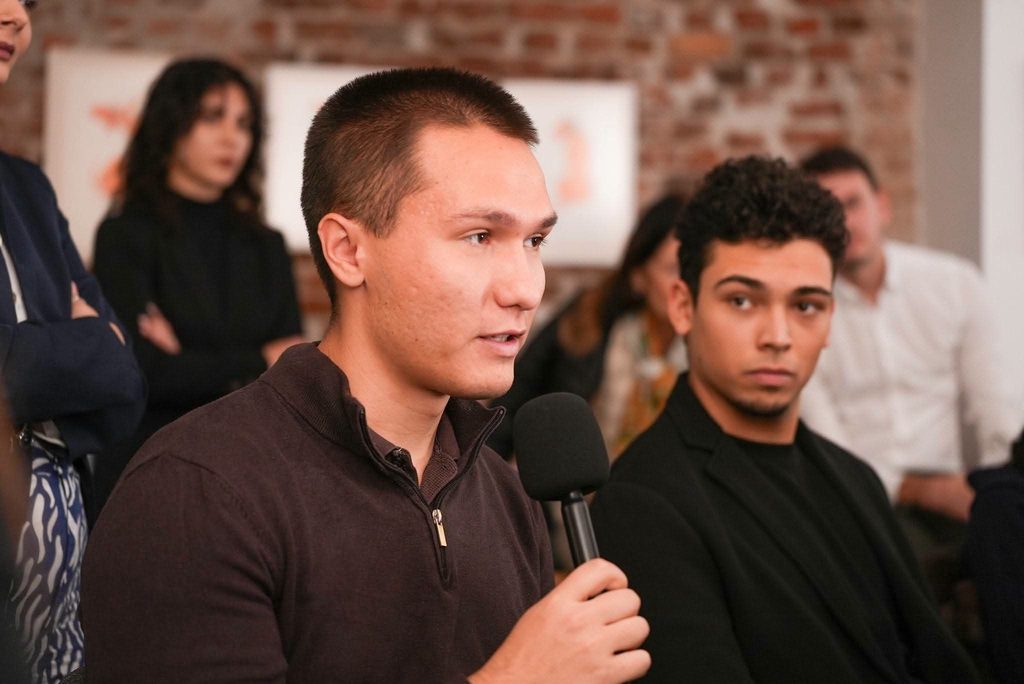 Илияна Йотова разговаря със студенти за ролята на президента и бъдещето на младите хора